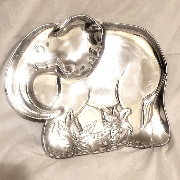 Silver Tone/Silverplated Elephant Serving Tray - Picture 4 of 5